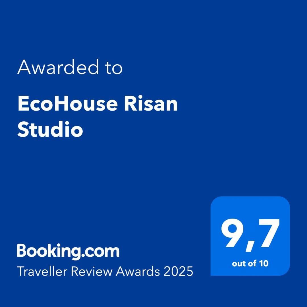 Ecohouse Risan Studio Exterior foto