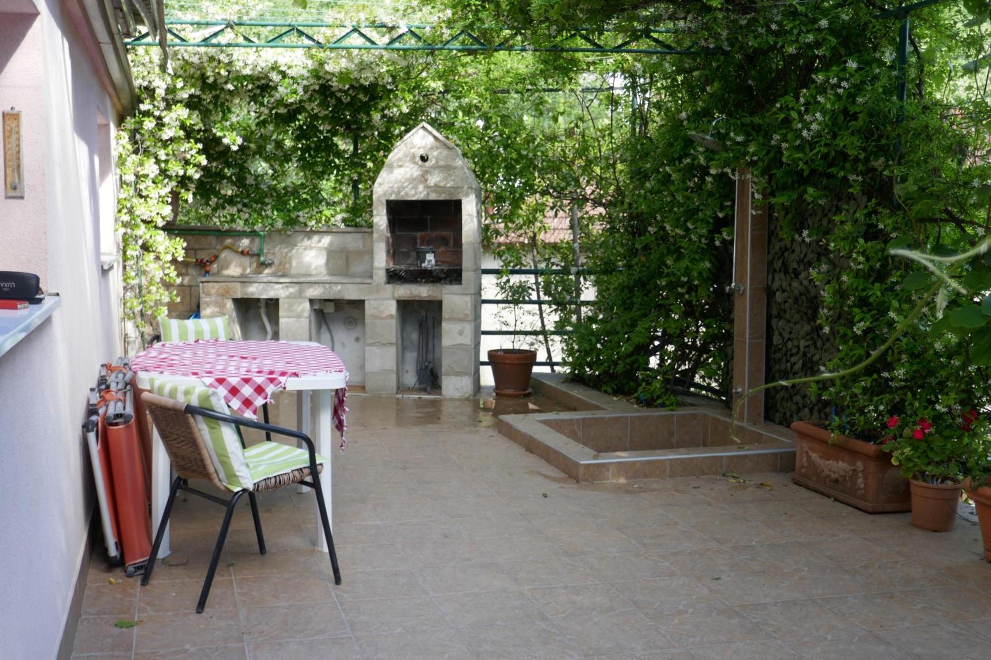Ecohouse Risan Studio Exterior foto